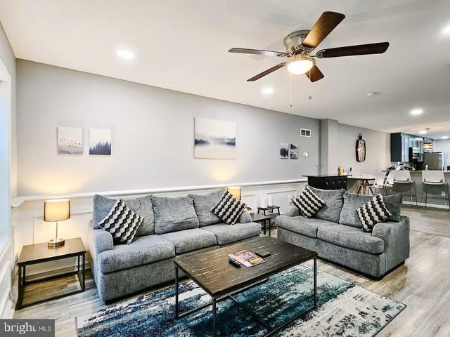 1212 N KING ST, Wilmington, DE 19801