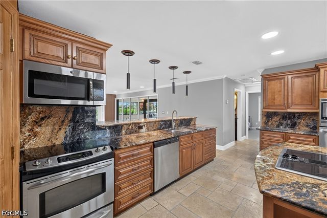 1229 SW 21st TER, Cape Coral, FL 33991