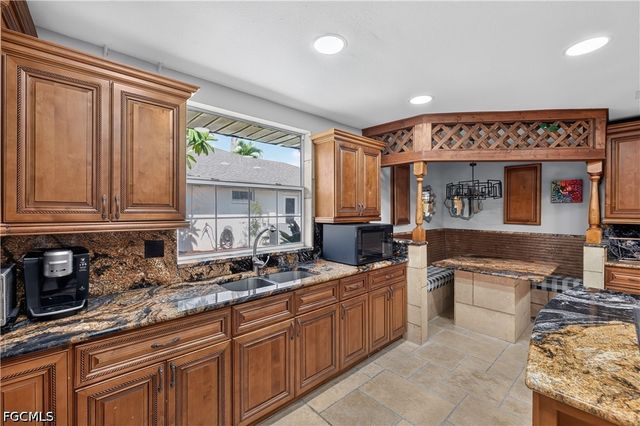 1229 SW 21st TER, Cape Coral, FL 33991