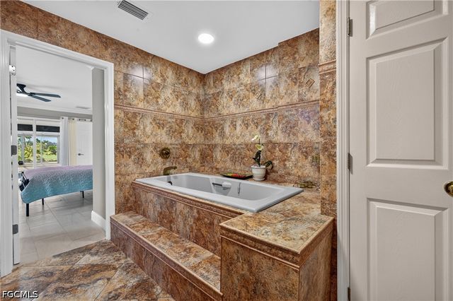 1229 SW 21st TER, Cape Coral, FL 33991