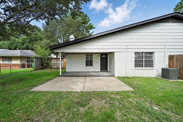 1714 Huge Oaks Street, Houston, TX 77055