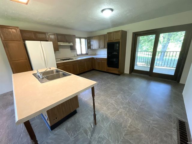 3333 Patricksburg Road, Spencer, IN 47460