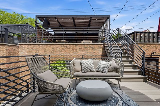 1752 W Erie Street, Chicago, IL 60622