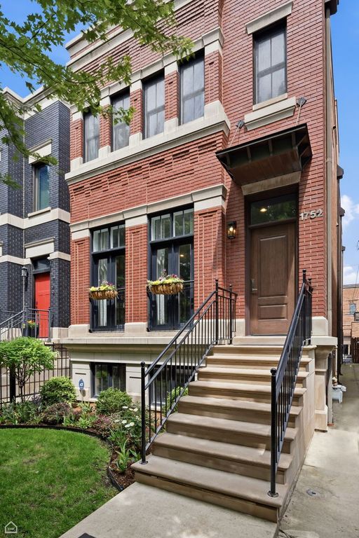 1752 W Erie Street, Chicago, IL 60622