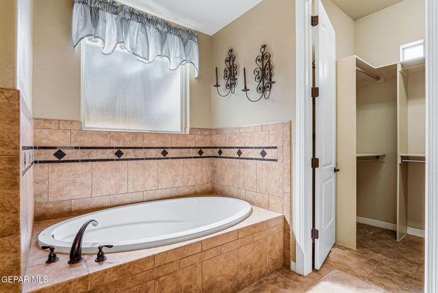 1260 FRANKLIN BLUFF Drive, El Paso, TX 79912