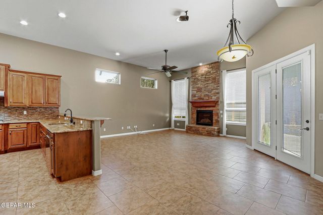 1260 FRANKLIN BLUFF Drive, El Paso, TX 79912