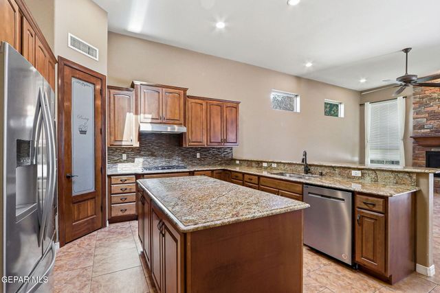 1260 FRANKLIN BLUFF Drive, El Paso, TX 79912