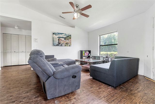 2828 Stoneway Ln A, Fort Pierce, FL 34982