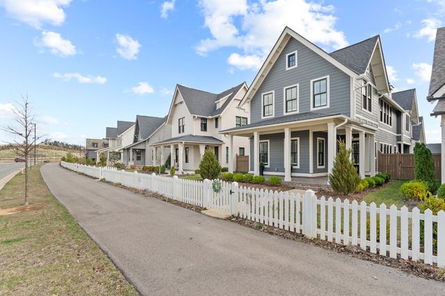 2620 Buckner Ln, Thompsons Station, TN 37179