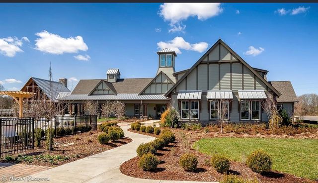 2620 Buckner Ln, Thompsons Station, TN 37179