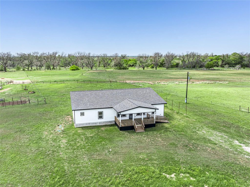 2964 Rabbs Prairie RD, La Grange, TX 78945