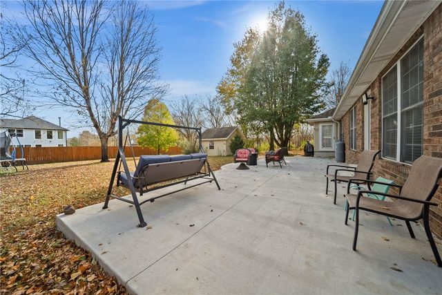 32 Cannich Drive, Bella Vista, AR 72715