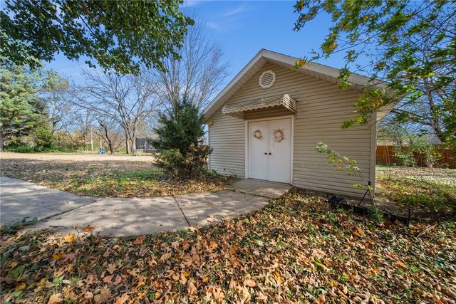 32 Cannich Drive, Bella Vista, AR 72715