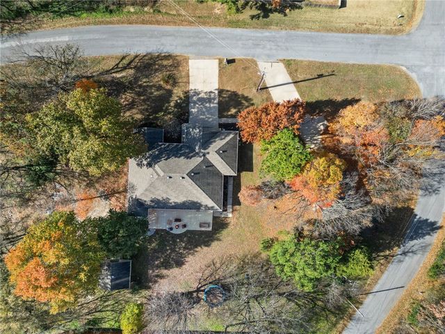 32 Cannich Drive, Bella Vista, AR 72715