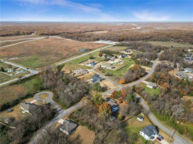 32 Cannich Drive, Bella Vista, AR 72715
