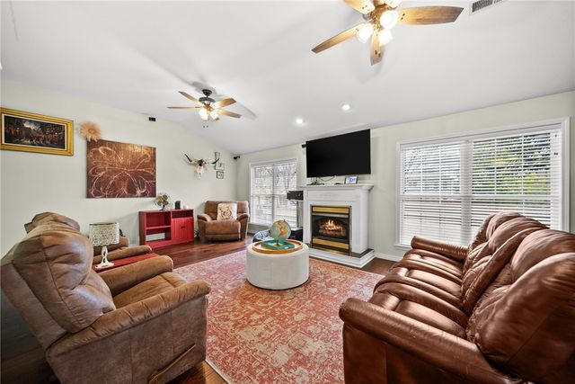 32 Cannich Drive, Bella Vista, AR 72715