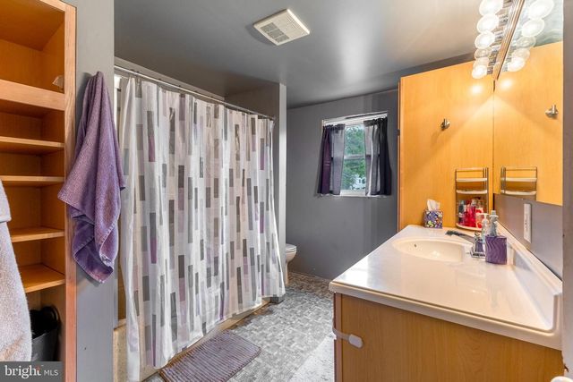 282 S MAIN ST, Pleasant Gap, PA 16823