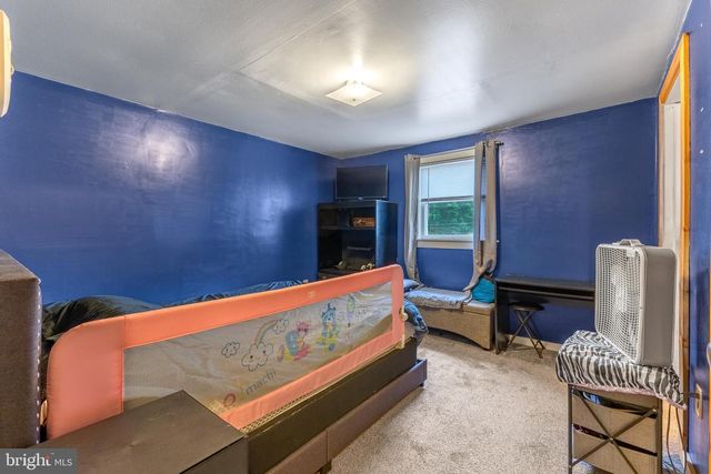 282 S MAIN ST, Pleasant Gap, PA 16823