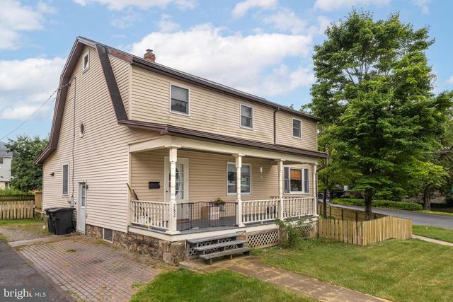 282 S MAIN ST, Pleasant Gap, PA 16823