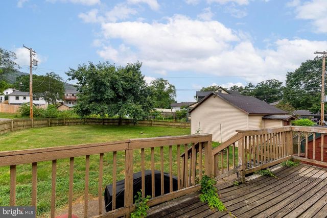 282 S MAIN ST, Pleasant Gap, PA 16823