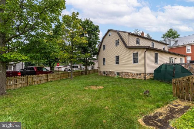 282 S MAIN ST, Pleasant Gap, PA 16823
