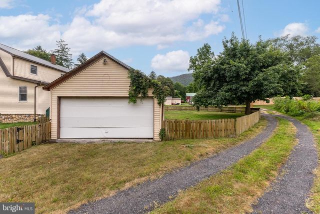 282 S MAIN ST, Pleasant Gap, PA 16823