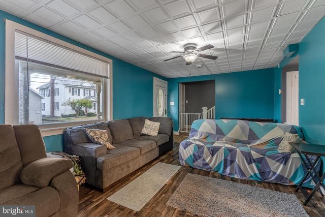 282 S MAIN ST, Pleasant Gap, PA 16823