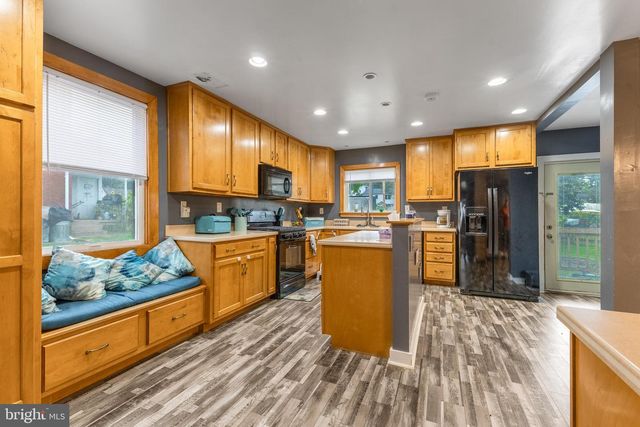 282 S MAIN ST, Pleasant Gap, PA 16823