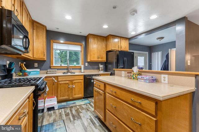 282 S MAIN ST, Pleasant Gap, PA 16823