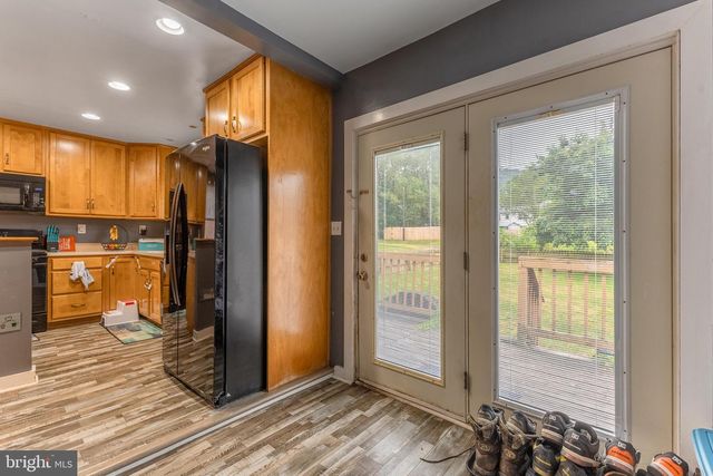 282 S MAIN ST, Pleasant Gap, PA 16823