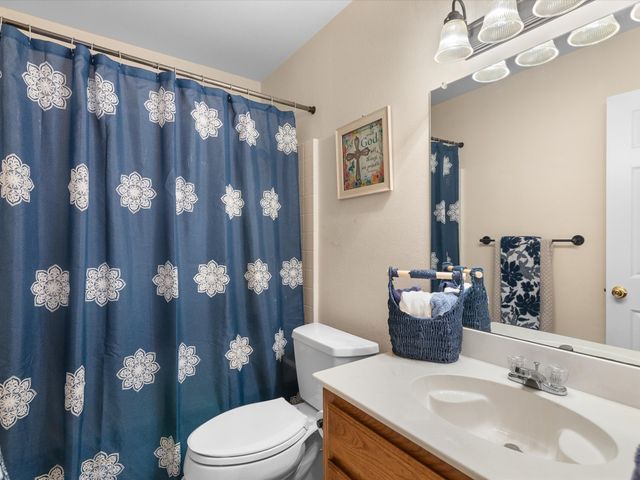 105 Pioneer Court, Waxahachie, TX 75167
