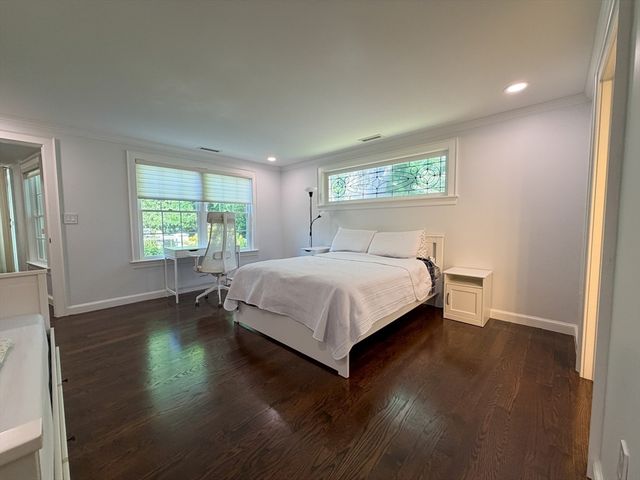 3 Sprague Rd, Wellesley, MA 02481