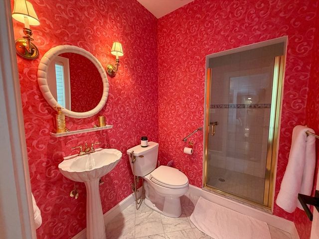 3 Sprague Rd, Wellesley, MA 02481