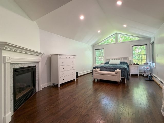 3 Sprague Rd, Wellesley, MA 02481