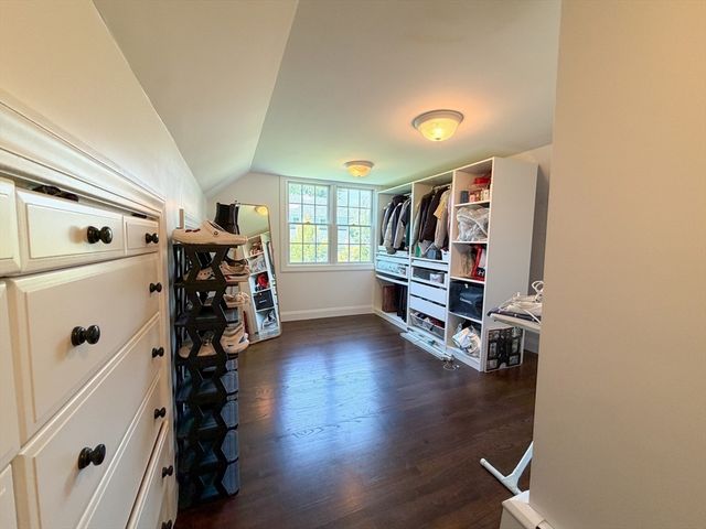 3 Sprague Rd, Wellesley, MA 02481