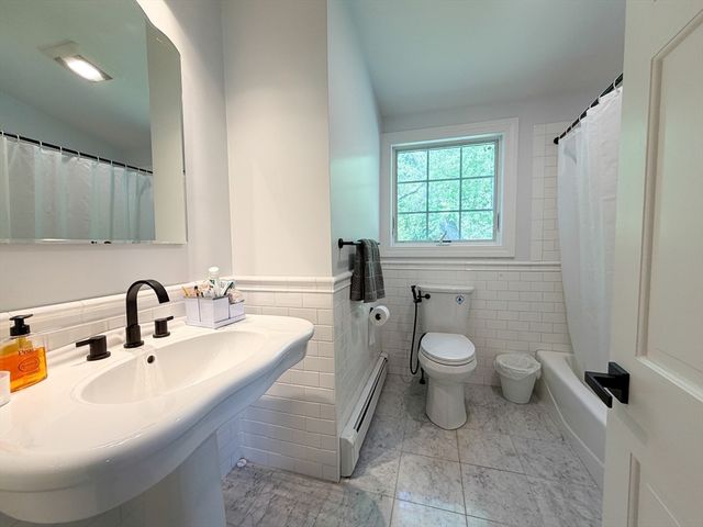 3 Sprague Rd, Wellesley, MA 02481