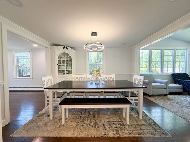 3 Sprague Rd, Wellesley, MA 02481