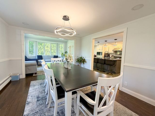 3 Sprague Rd, Wellesley, MA 02481