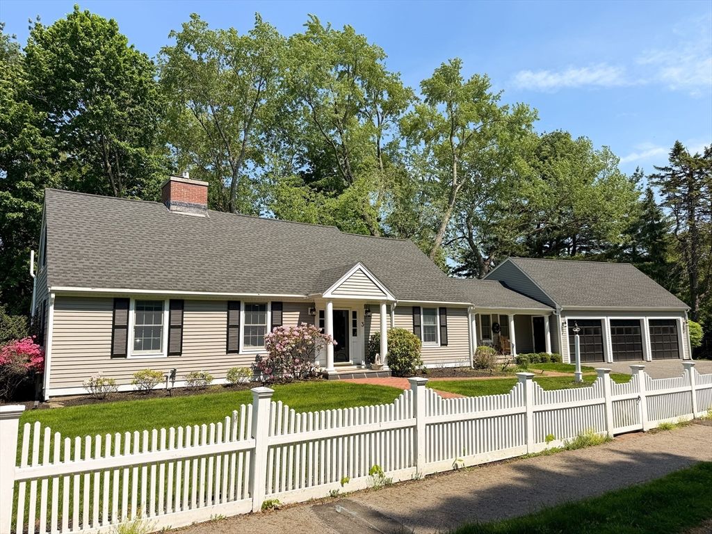 3 Sprague Rd, Wellesley, MA 02481