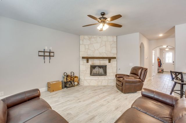 1116 Bear Oak Drive, Burleson, TX 76028