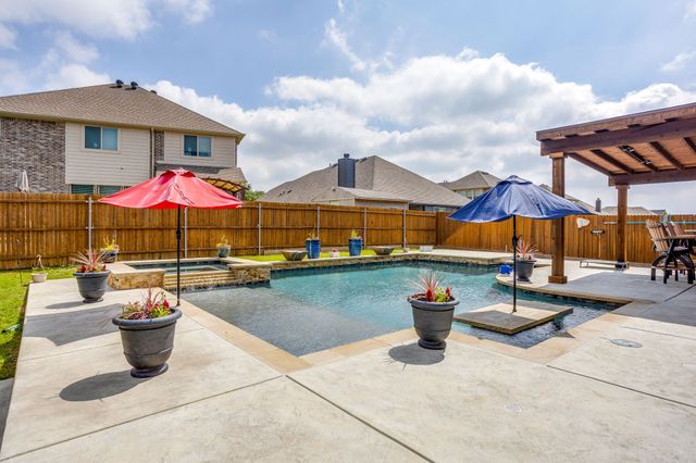 1116 Bear Oak Drive, Burleson, TX 76028