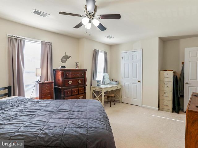 24 FUZZY TAIL DR, Ranson, WV 25438