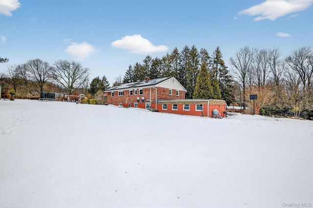 4 Kingsland Drive, New City, NY 10956