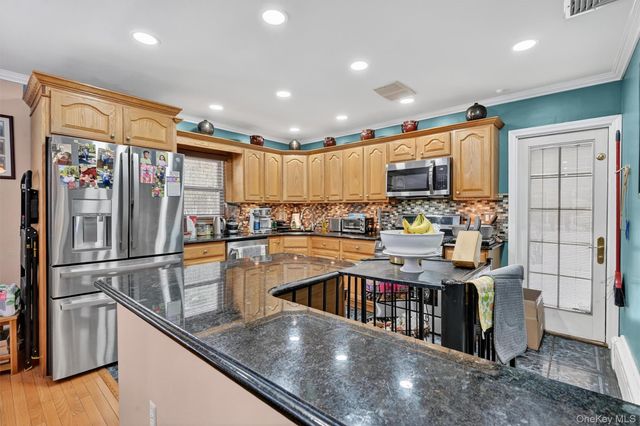 4 Kingsland Drive, New City, NY 10956