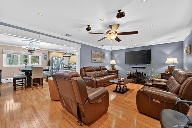 4 Kingsland Drive, New City, NY 10956