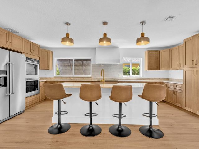 3264 Lakeview Drive, Delray Beach, FL 33445