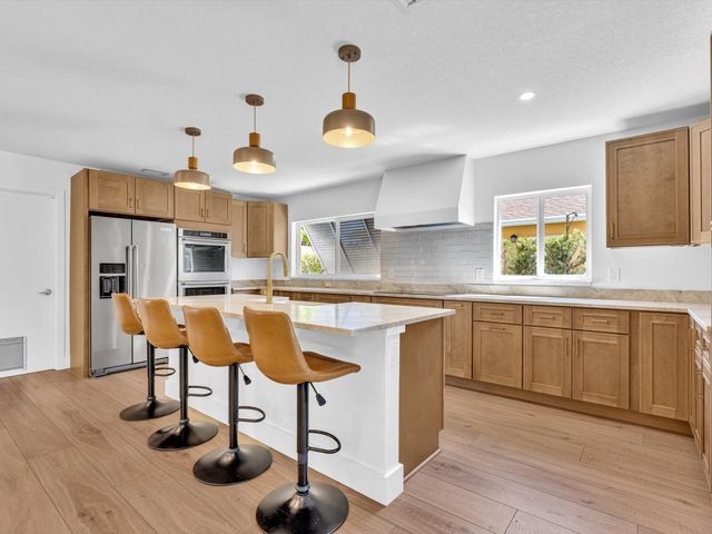 3264 Lakeview Drive, Delray Beach, FL 33445