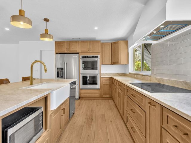 3264 Lakeview Drive, Delray Beach, FL 33445