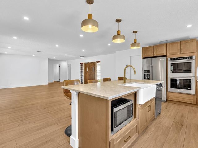 3264 Lakeview Drive, Delray Beach, FL 33445