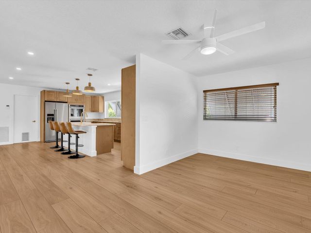 3264 Lakeview Drive, Delray Beach, FL 33445